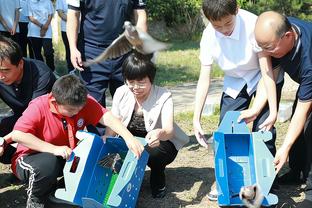 特奥本赛季主场打进4球，与弗林蓬并列五大联赛主场进球最多后卫